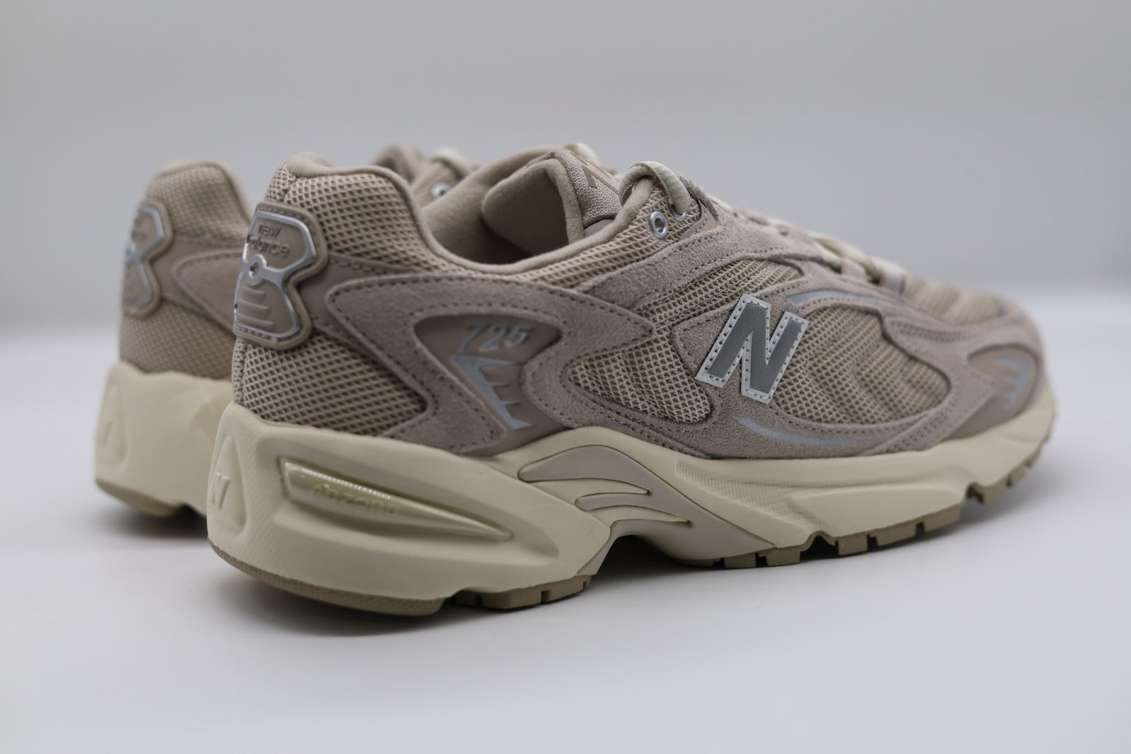 New Balance 725 ML725BC – Buttafly